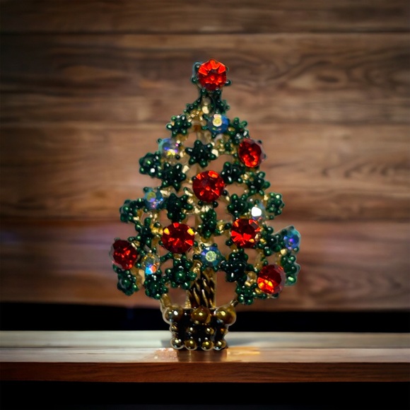 Jewelry - Christmas Tree Brooch